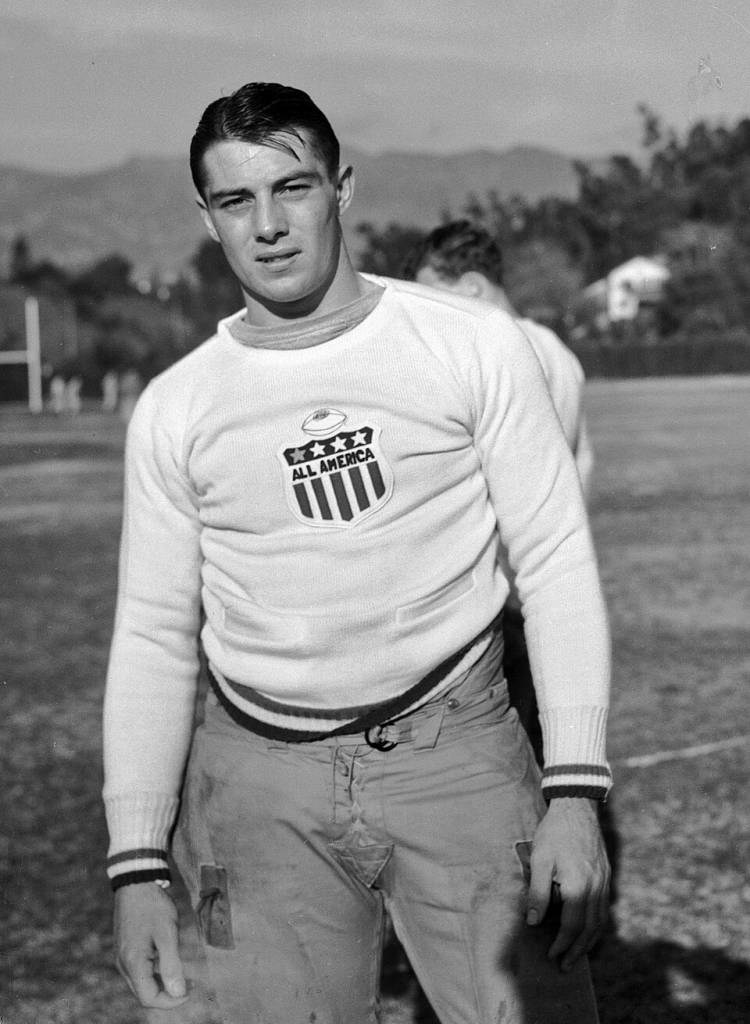 This image comes from the Los Angeles Times Photographic Collection at the UCLA Library. Copyright for the photographs in the archive was deeded to UCLA. The bulk of images digitized from the archive have been published by UCLA under a CC BY 4.0 license.