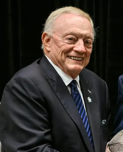 Jones in 2026 The White House - P20260910DT-0146 President Donald J. Trump speaks with Dallas Cowboys owner Jerry Jones, Thursday, September 10, 2026, at the Rosewood Mansion on Turtle Creek in Dallas, Texas. (Official White House Photo by Daniel Torok)
