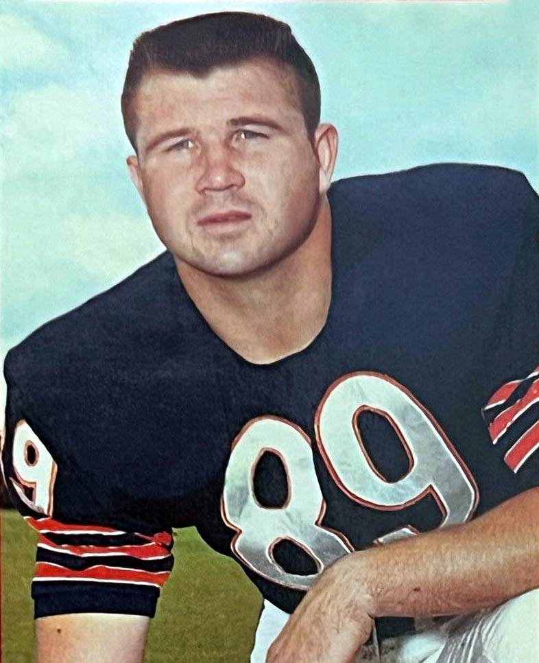Full color Topps card of Ditka with the Chicago Bears c. 1963.