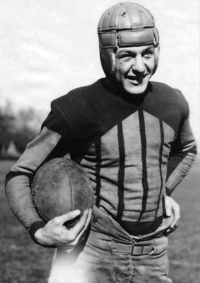 Red Grange in full Illinois football gear 1923