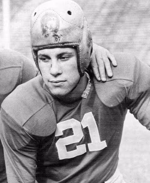 Cropped b/w image of Georgia's #21 in 1942, Frank Sinkwich, player of the Georgia Bulldogs football team.