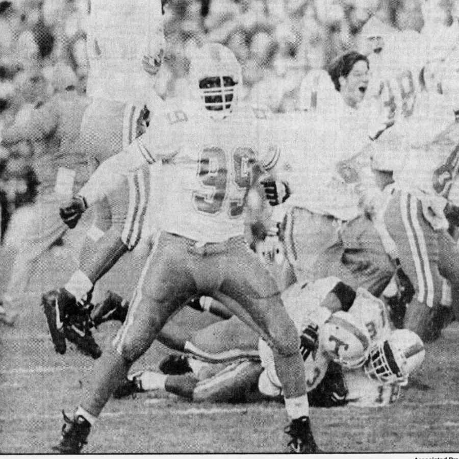 Tennessee Players celebrate after the comeback win over Notre Dame 1991