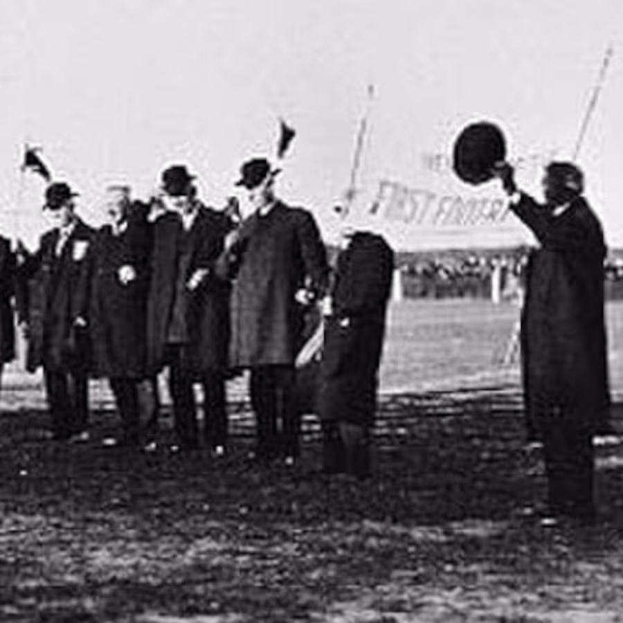 Football History of November 6