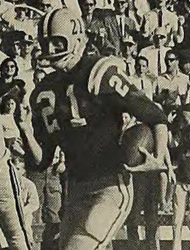 Vintage newspaper action shot of LSU star Jerry Stovall 1962 (cropped)