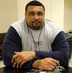 Color image of legendary OL Willie Roaf