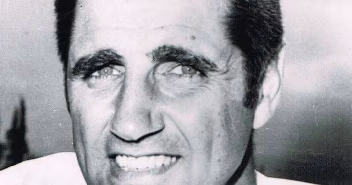 Black and white publicity head shot of QB Earl Morrall in 1976