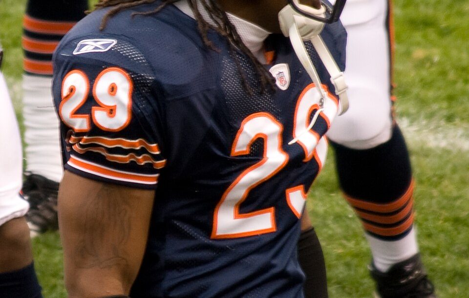 Full color image of number 29 Chicago Bears player Adrian Peterson