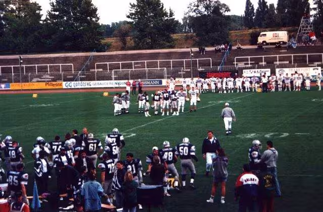 Color game action of Franfurt Gamblers vs Erding Bulls 1993 in Europe