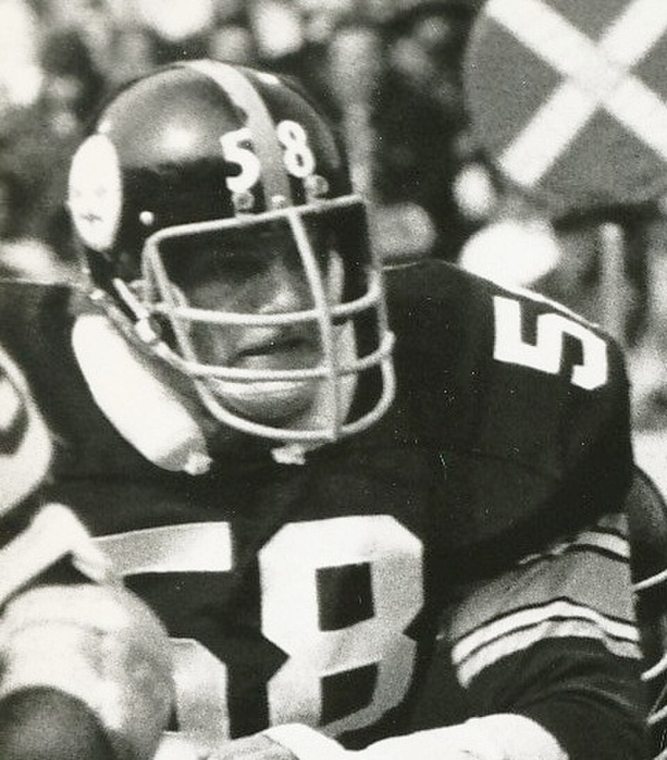 Black and white cropped photo of Pittsburgh Steelers linebacker Jack Lambert in the December 7, 1975 game.