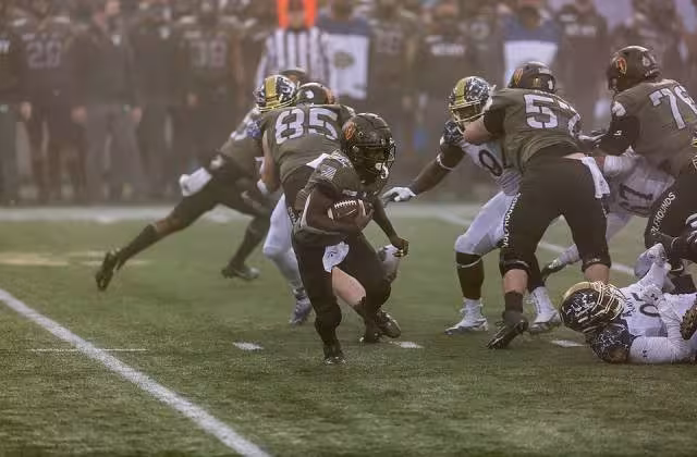 Full color game action photo of The 121st Army vs. Navy Football Game at Michie Stadium in West Point, N.Y., Dec. 20, 2020. (U.S. Army photo by CDT Tyler Williams)