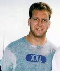 Color cropped photo of Miami QB Gino Torretta in 1993