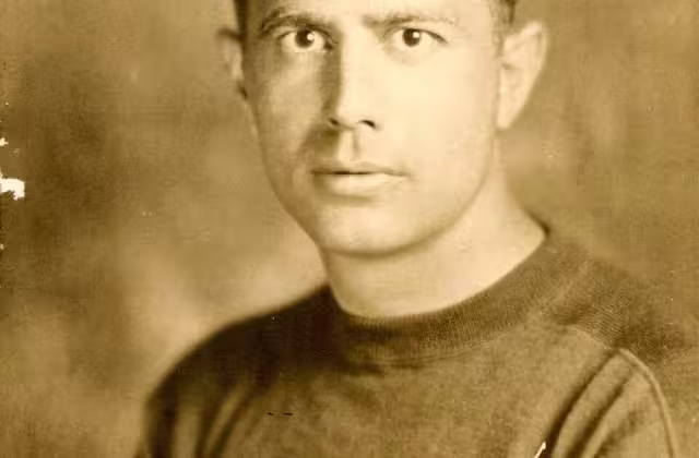 Vintage b/w A football card portrait of Verne Lewellen from the 1932 Walker's Cleaners Green Bay Packers set.